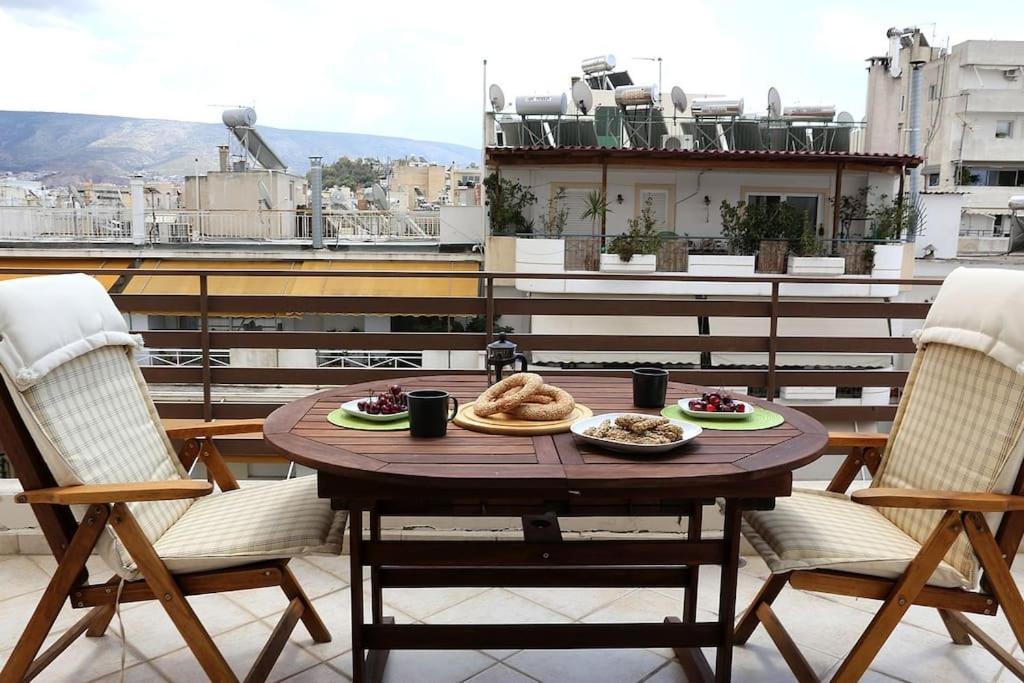 Ferienwohnung Fly Me To The Moon! Athen Exterior foto
